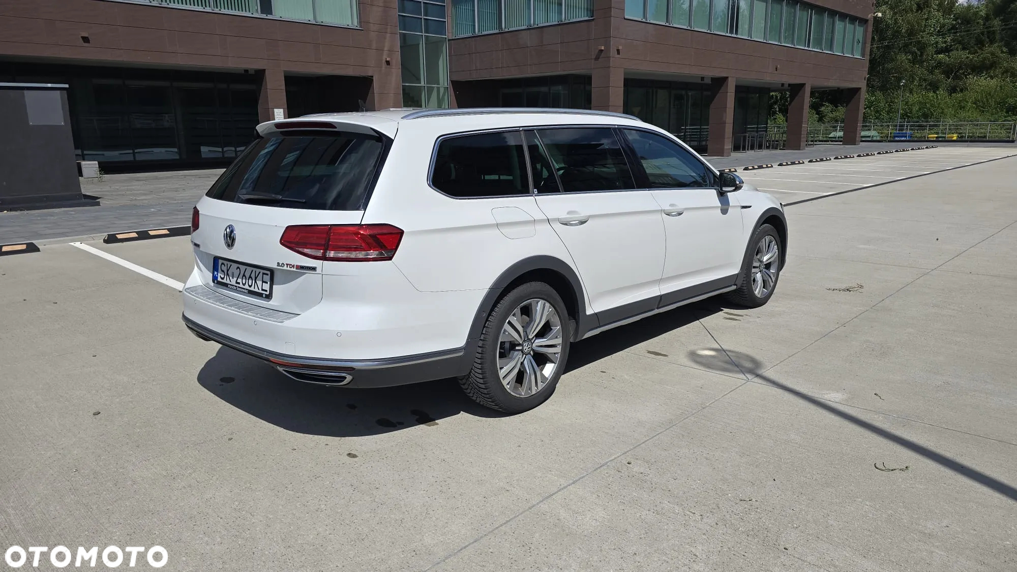 Volkswagen Passat 2.0 TDI Bi-Turbo BMT 4Mot Highline DSG - 4
