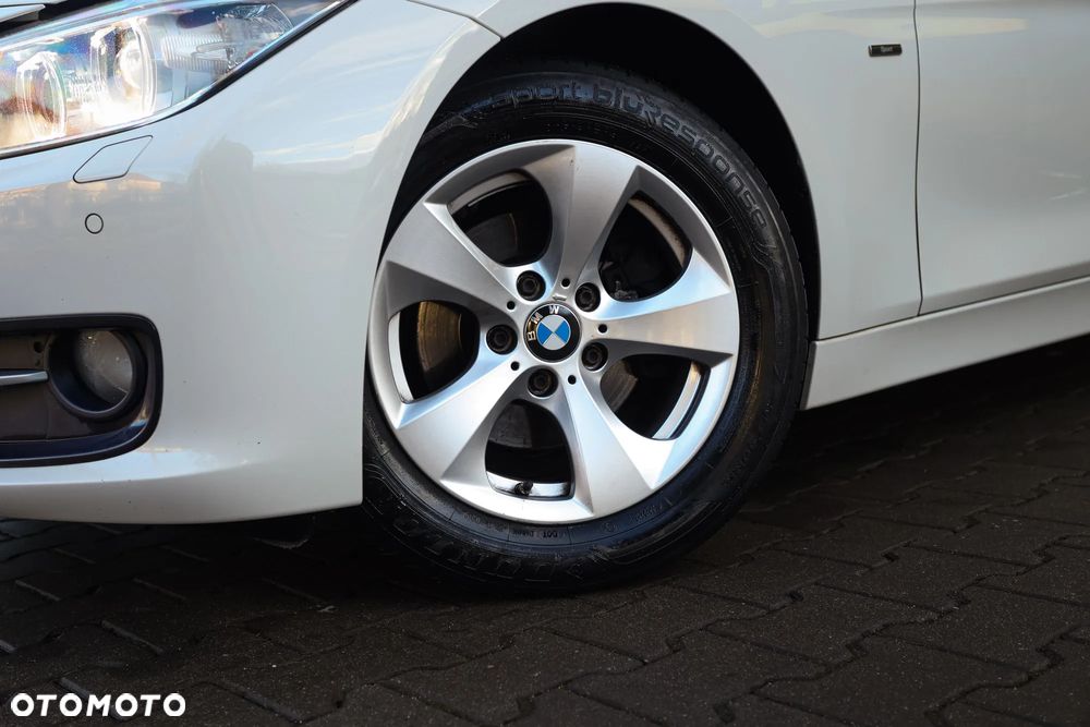 BMW Seria 3 320d Efficient Dynamics Edition Sport Line - 8