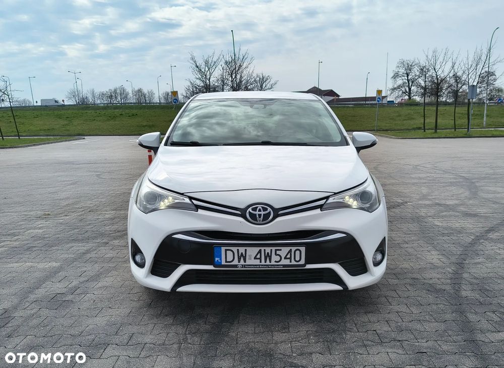 Toyota Avensis 1.8 Active - 6