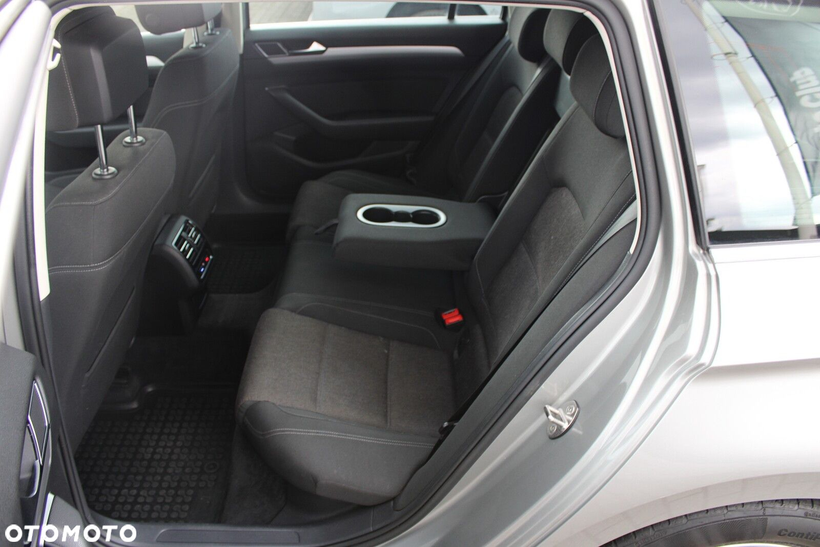 Volkswagen Passat 2.0 TDI BMT Comfortline DSG - 13