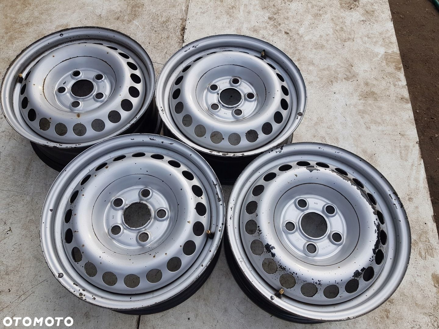 4 Felga stalowa Volkswagen OE 6.5" x 16" 5x120 ET 51 - 4