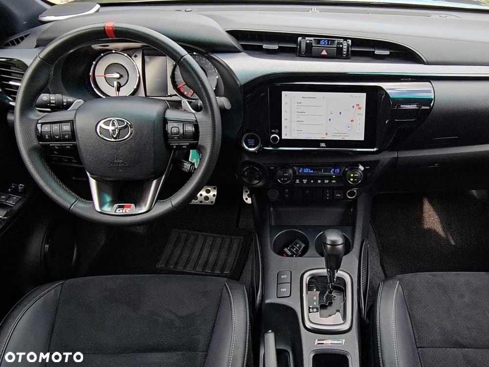 Toyota Hilux 2.8 D-4D Double Cab GR Sport II 4x4 - 32