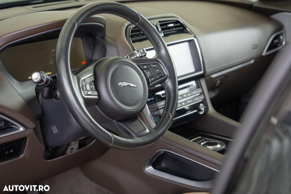 Jaguar F-Pace 30d AWD 300 Sport - 28