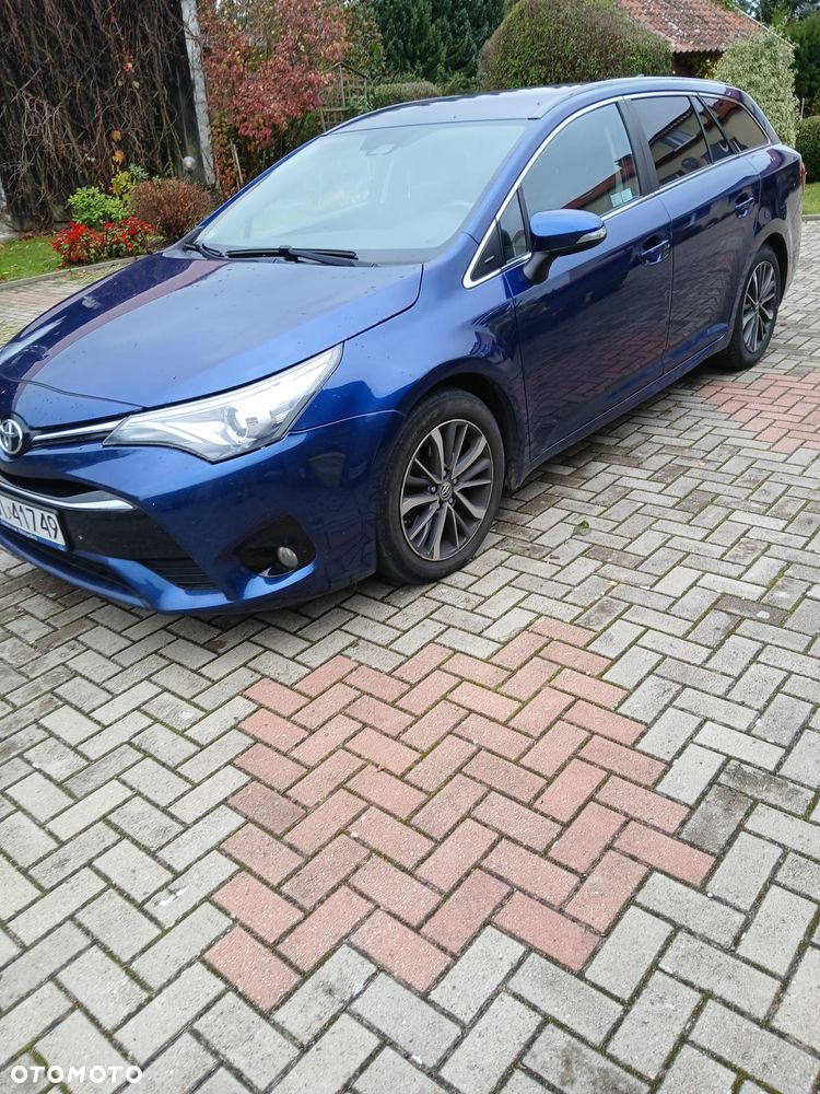 Toyota Avensis - 1