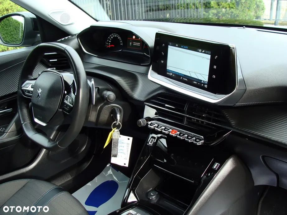 Peugeot 2008 BlueHDi 130 Allure S&S EAT8 - 11