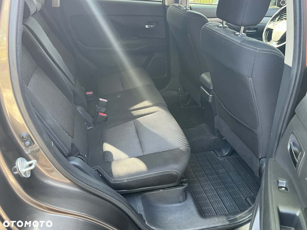 Mitsubishi Outlander 2.0 Intense Comfort 4WD CVT - 4
