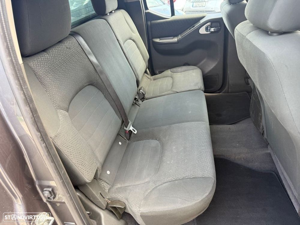 Nissan Navara 2.5 dCi KC SE 4WD - 11