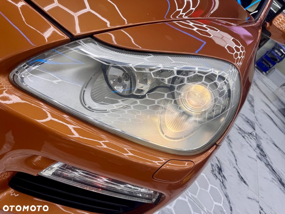 Porsche Cayenne - 14