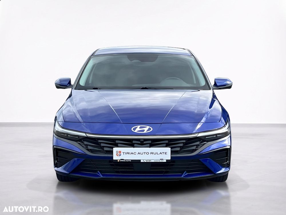Hyundai Elantra - 10