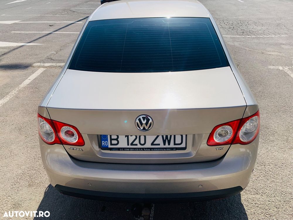 Volkswagen Jetta 1.6 Comfortline - 21