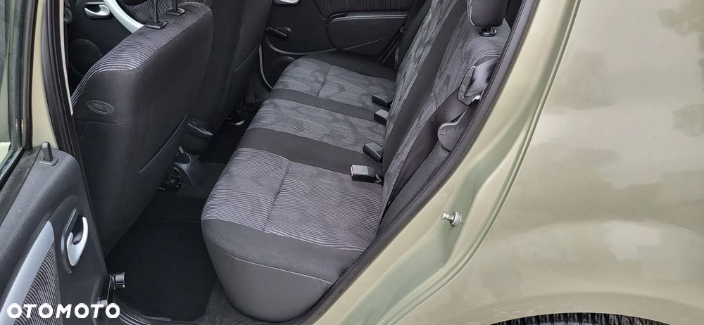 Dacia Sandero 1.6 Ambiance - 14