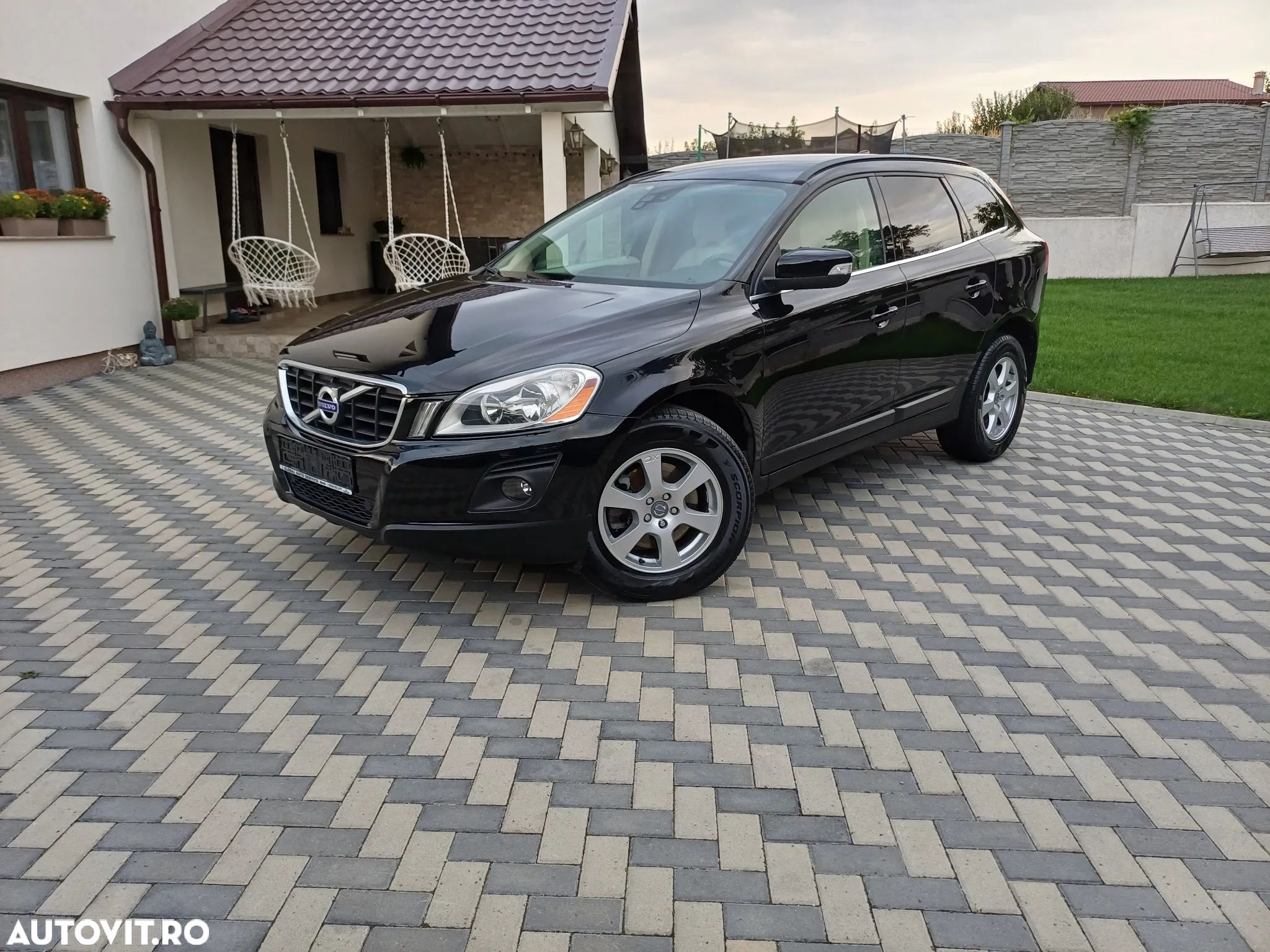 Volvo XC 60 D5 AWD Geartronic Kinetic - 1