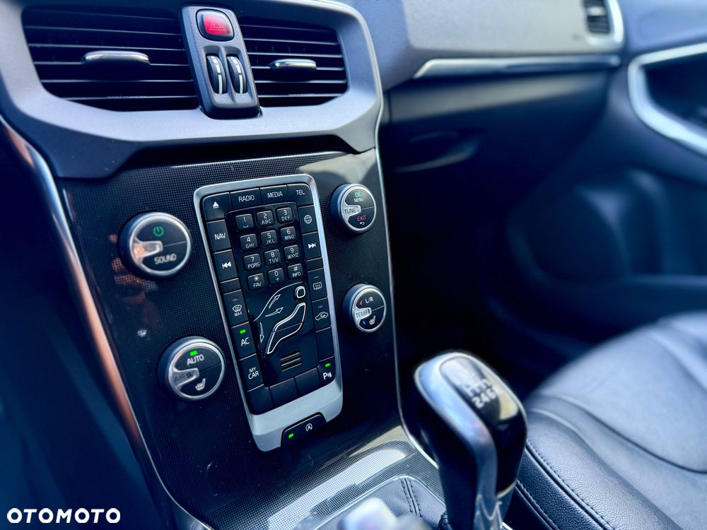 Volvo V40 D2 Drive-E SCR Momentum - 25