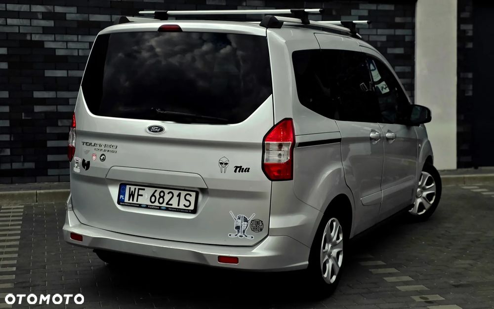 Ford Tourneo Courier 1.5 TDCi Titanium - 4