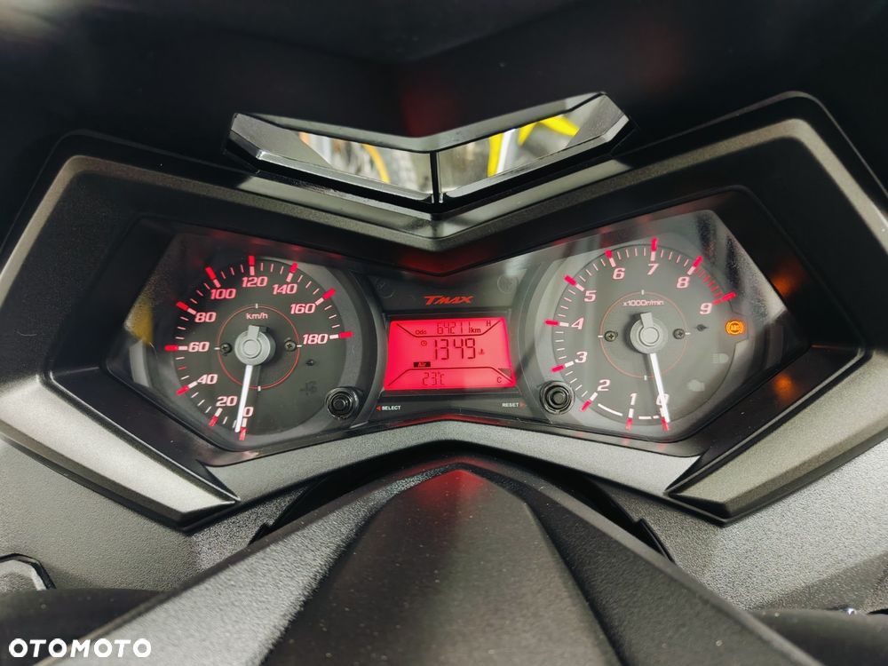 Yamaha Tmax - 17