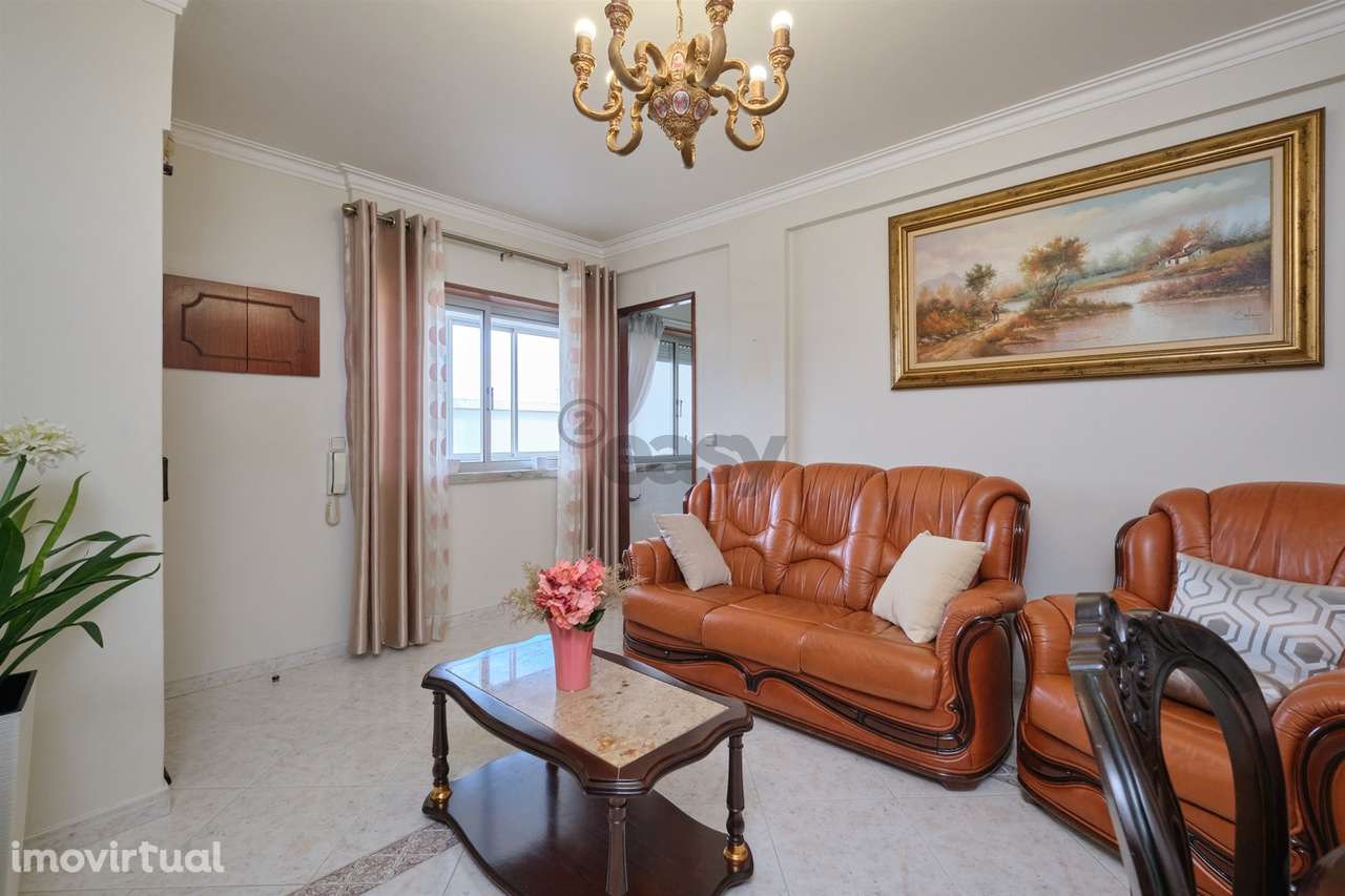 Apartamento T2 (T1+1) Duplex, 2 W/C´s, Remodelado com Varanda, Último - Grande imagem: 4/31