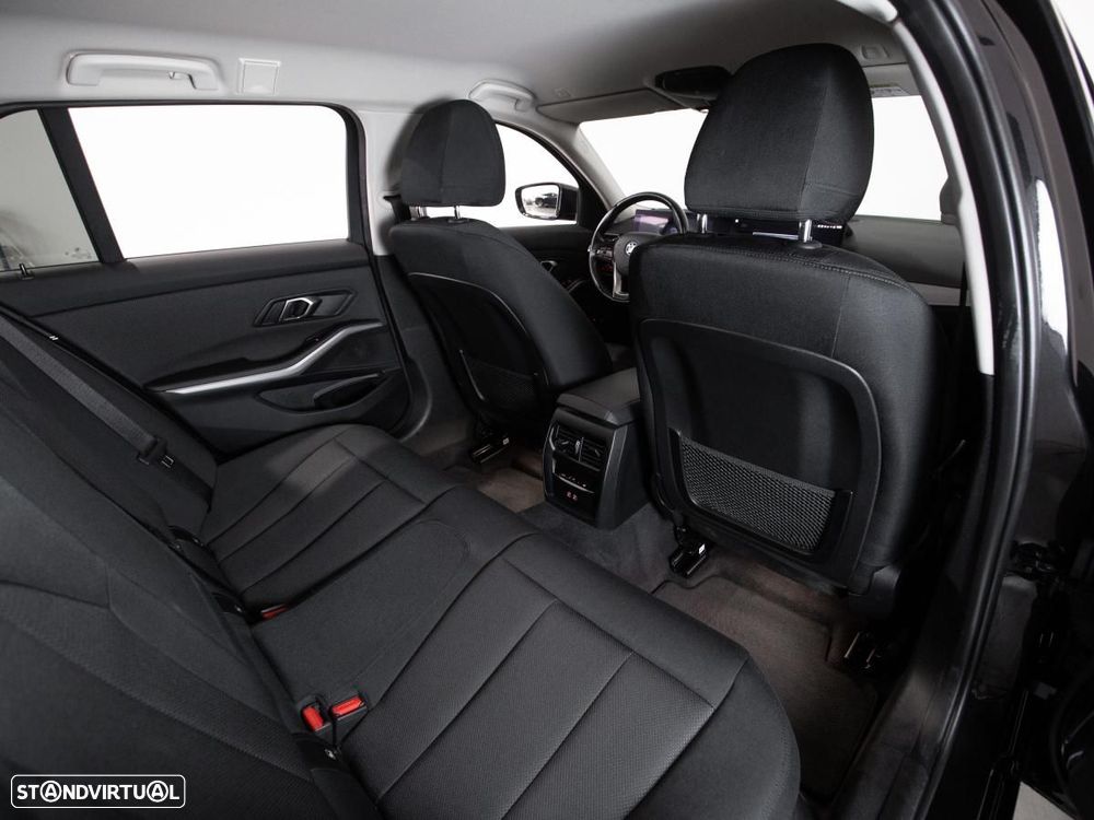 BMW 320 e Touring Auto - 11