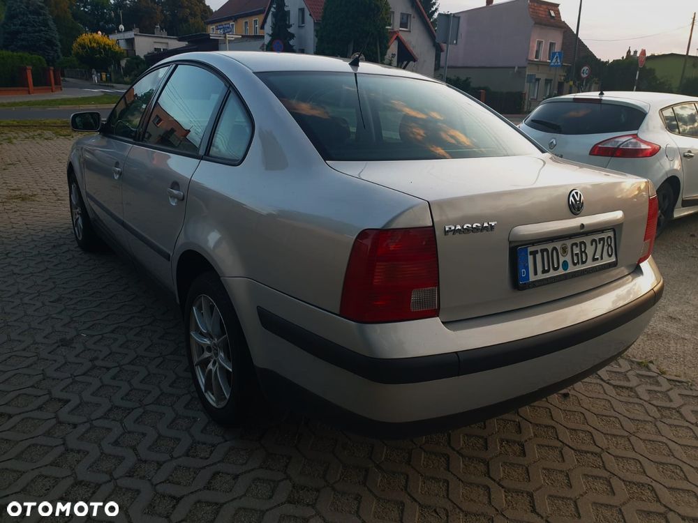 Volkswagen Passat 1.6 Highline - 5