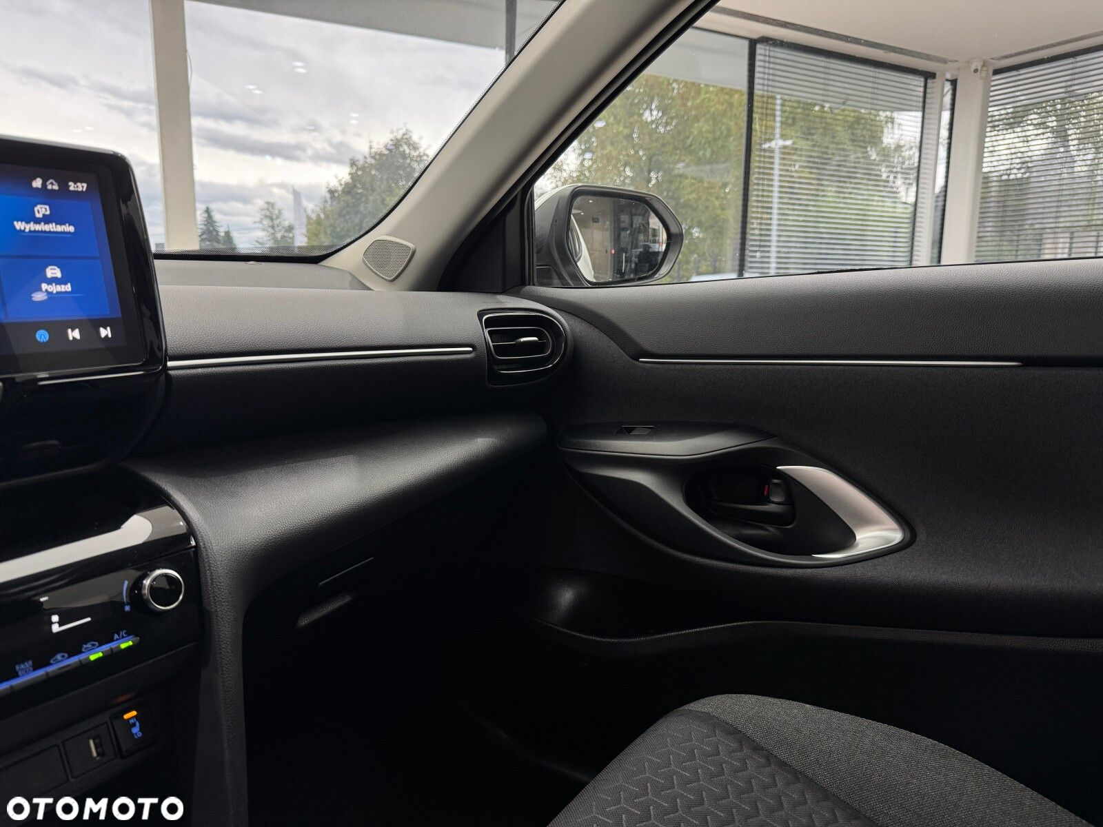 Toyota Yaris Cross Hybrid 1.5 Comfort - 26