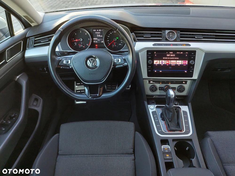 Volkswagen Passat - 20