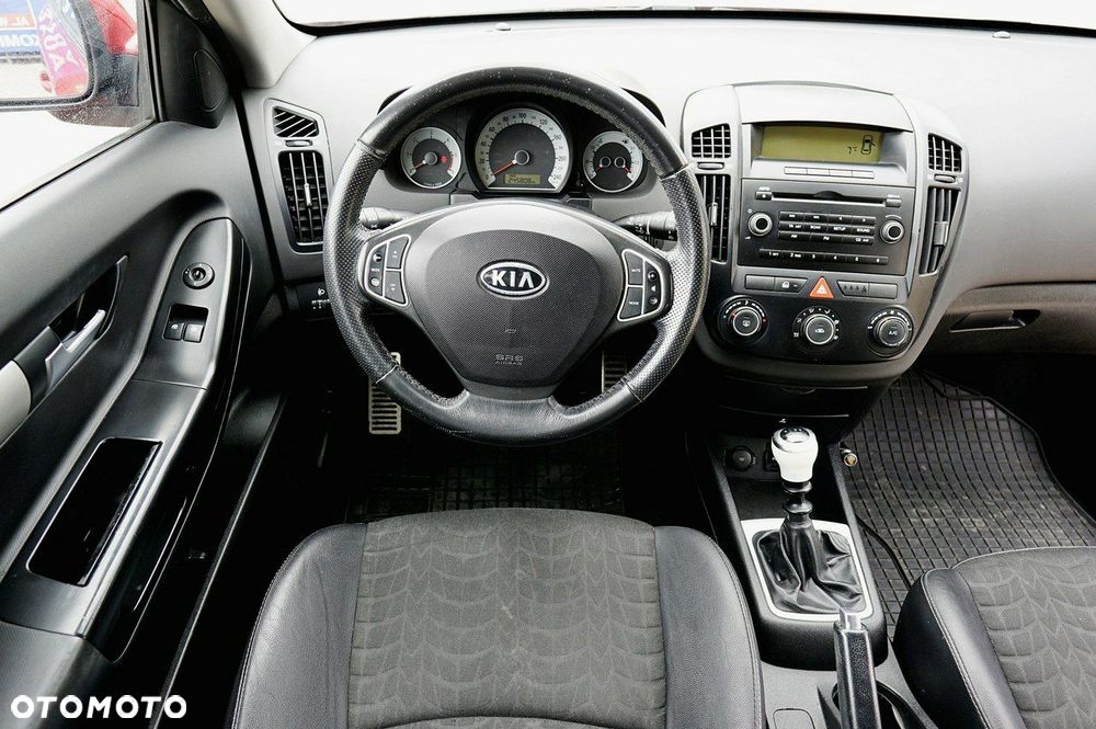 Kia Ceed - 13