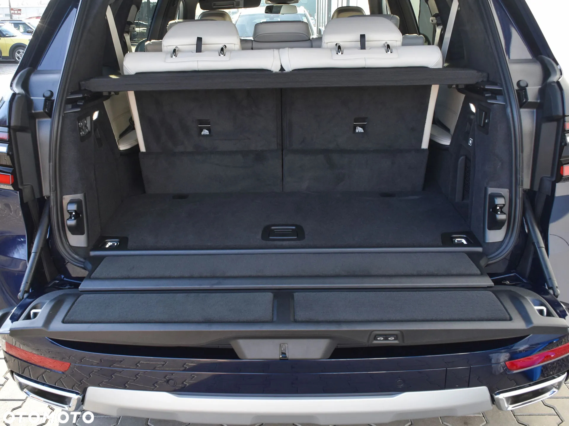 BMW X7 - 12