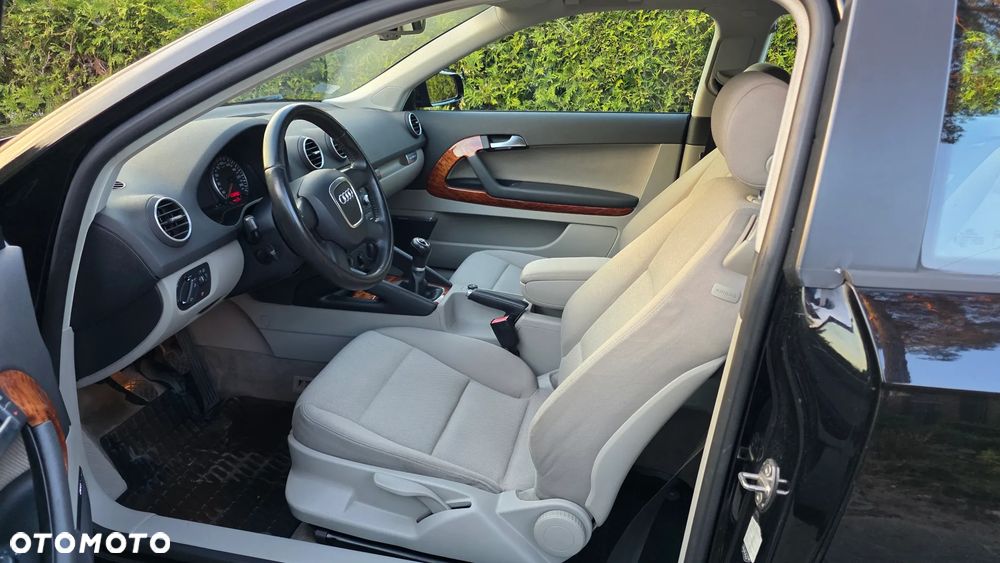 Audi A3 3-drzwiowe 2.0T FSI Quattro Ambiente - 8