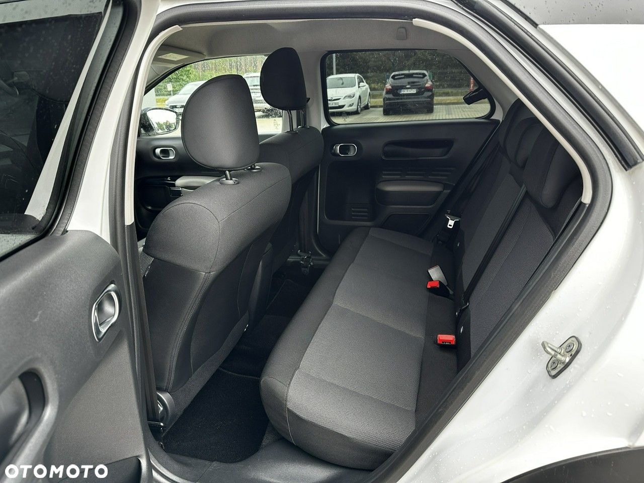 Citroën C4 Cactus 1.2 PureTech Feel S&S - 12