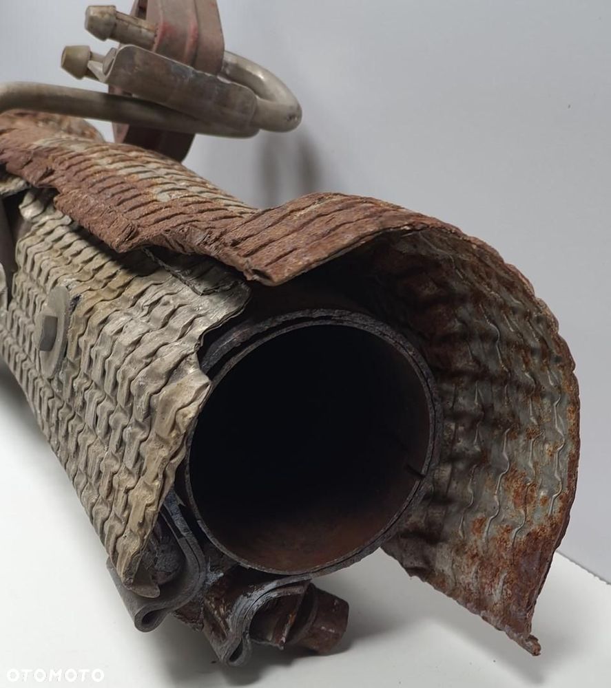 RURA WYDECHOWA PRAWA ASTON MARTIN RAPIDE 6.0 V12 - 2