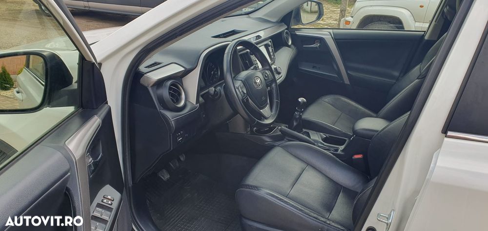 Toyota RAV4 - 6