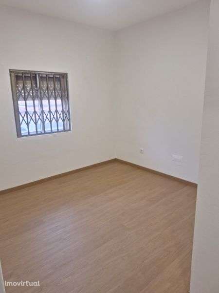 T1 rio tinto junto ao metro - Grande imagem: 4/6