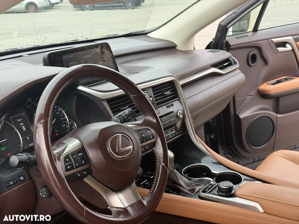 Lexus Seria RX - 17