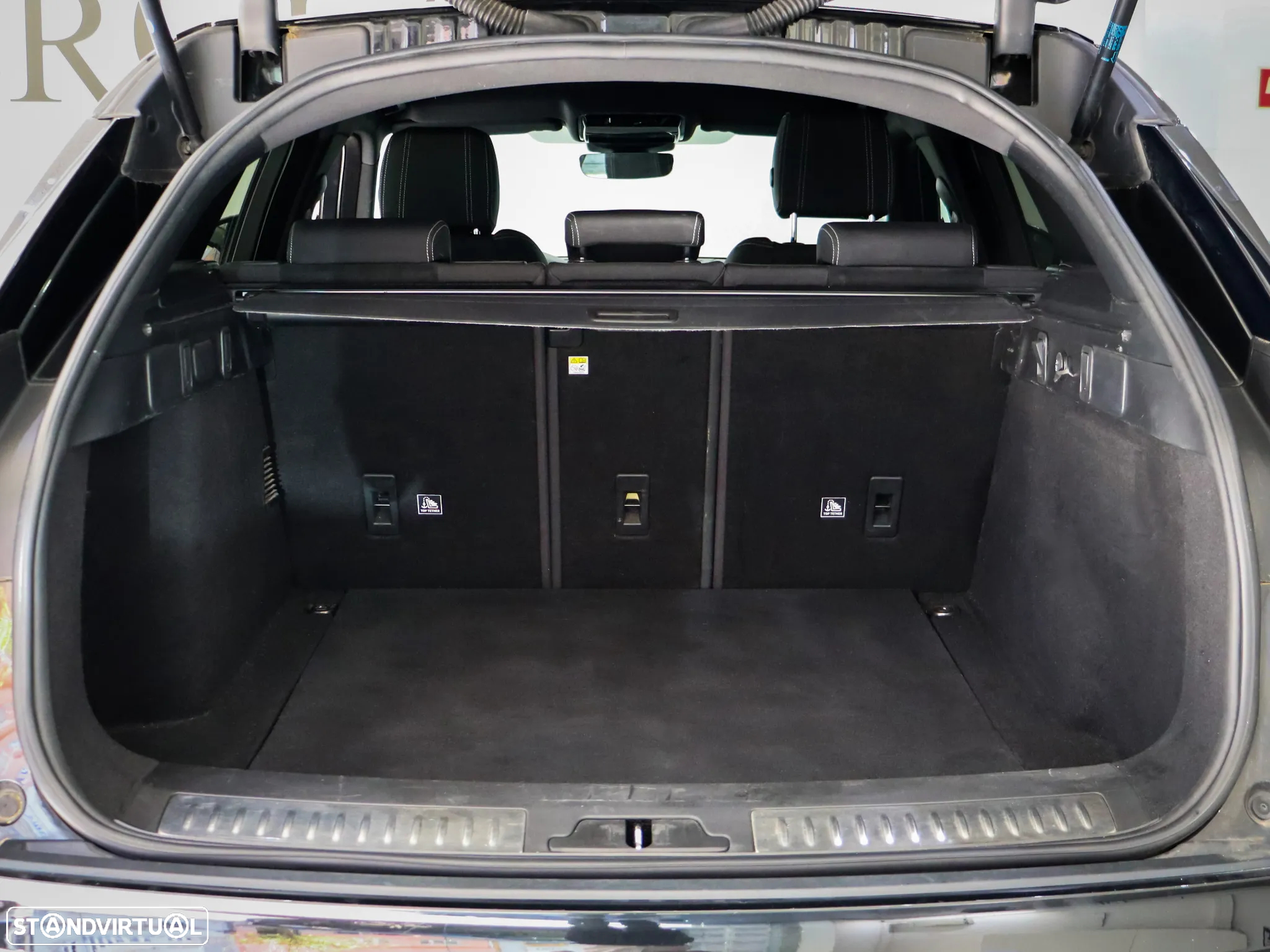Land Rover Range Rover Velar 2.0 D R-Dynamic SE - 23
