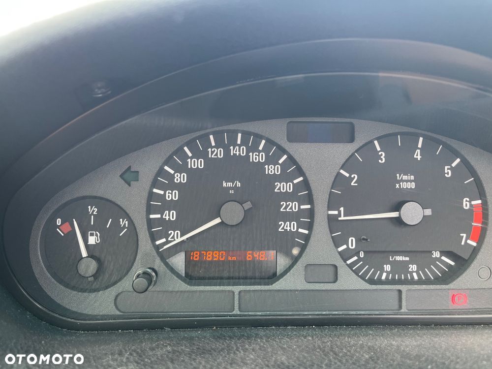 BMW Seria 3 - 15