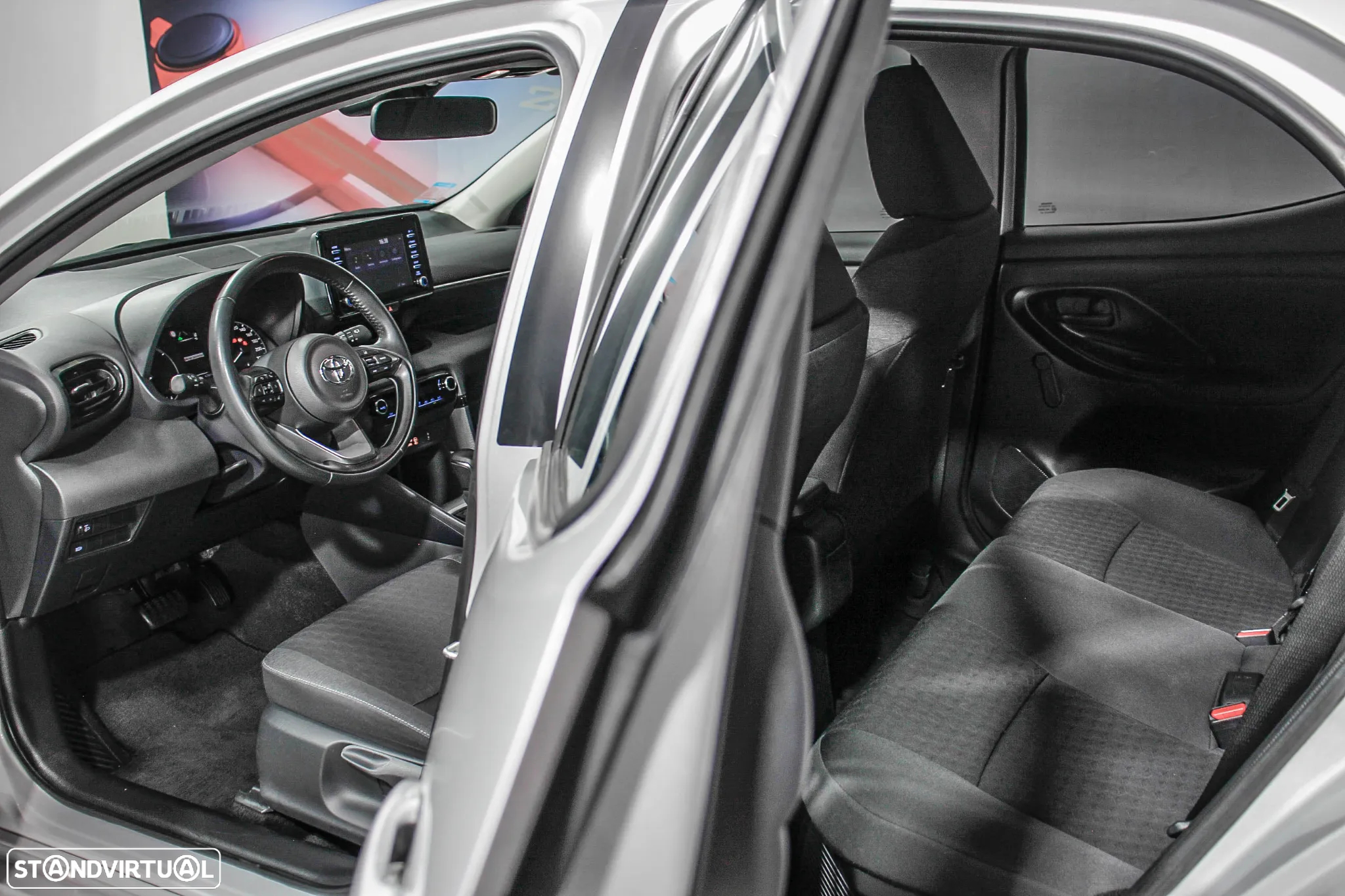 Toyota Yaris 1.5 HDF Comfort Plus - 11