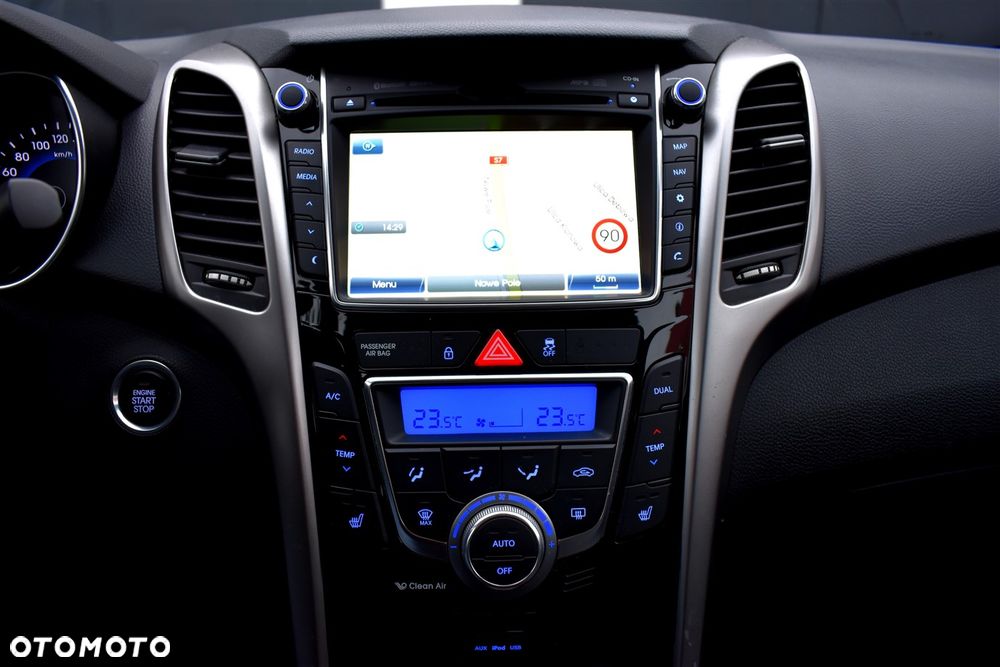 Hyundai i30 blue Kombi 1.6 CRDi DCT Trend - 29