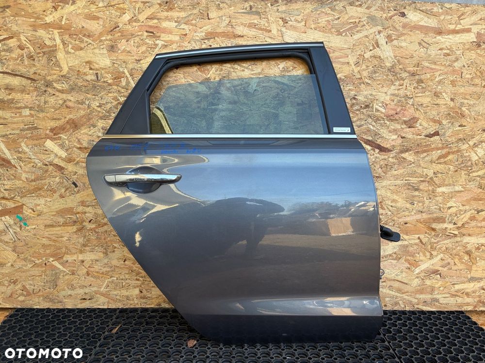 HYUNDAI I30 MK3 III LIFT KOMBI kod lak. W8U DRZWI TYŁ TYLNIE  PRAWE PRAWY