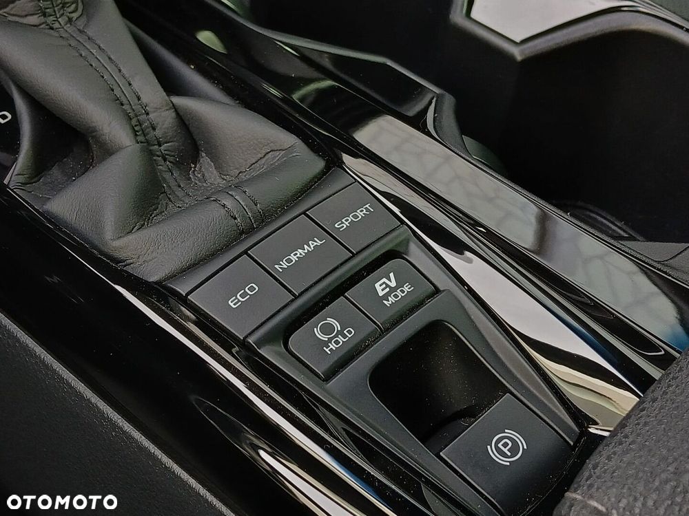 Toyota Camry - 28