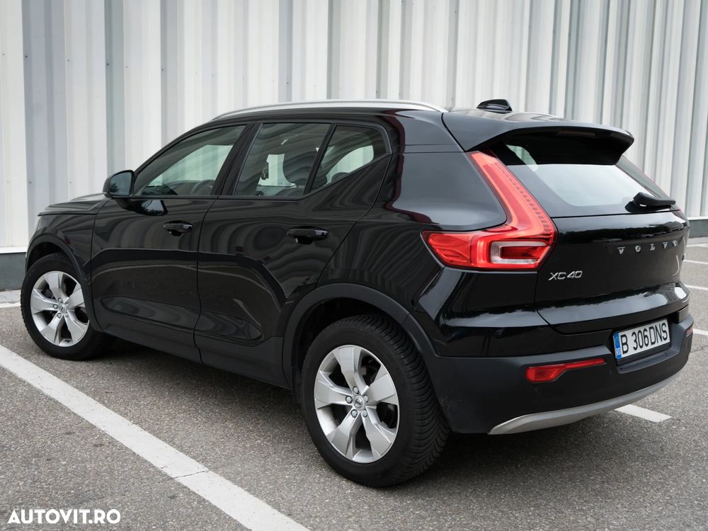 Volvo XC 40 B4 AT8 AWD Mild Hybrid Momentum Pro - 6