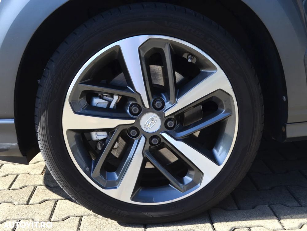 Hyundai KONA - 7