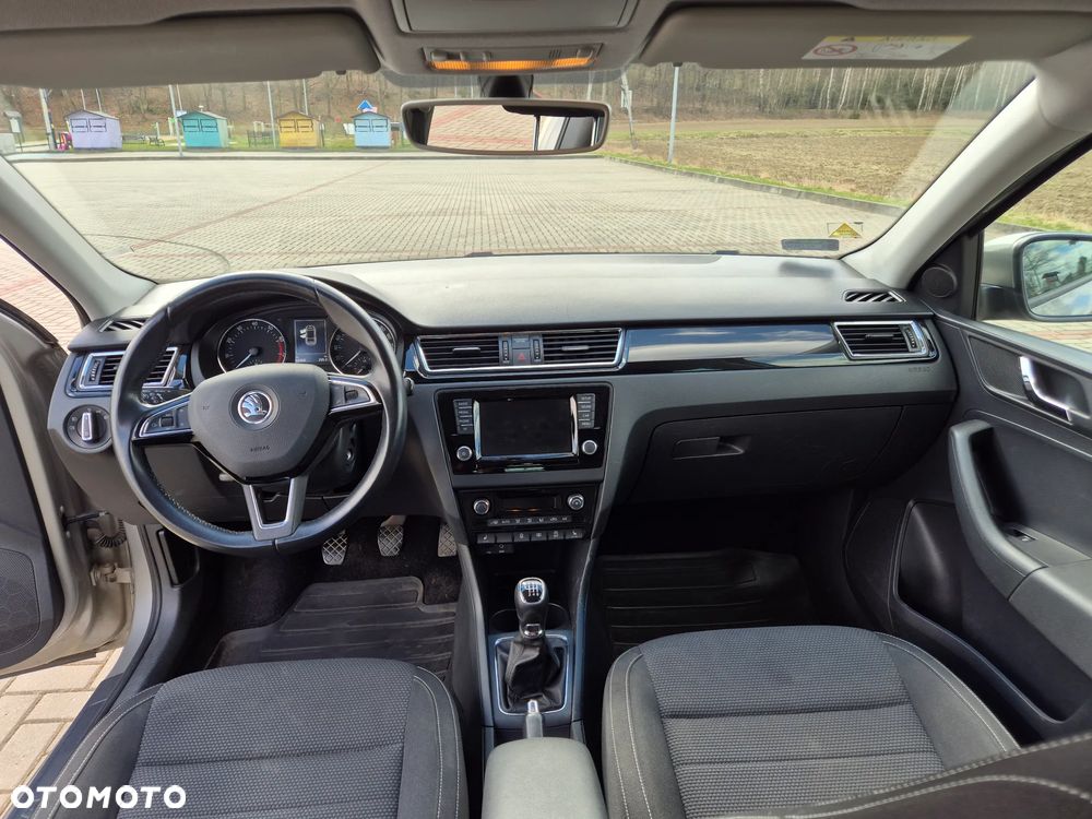 Skoda RAPID 1.2 TSI Style - 10