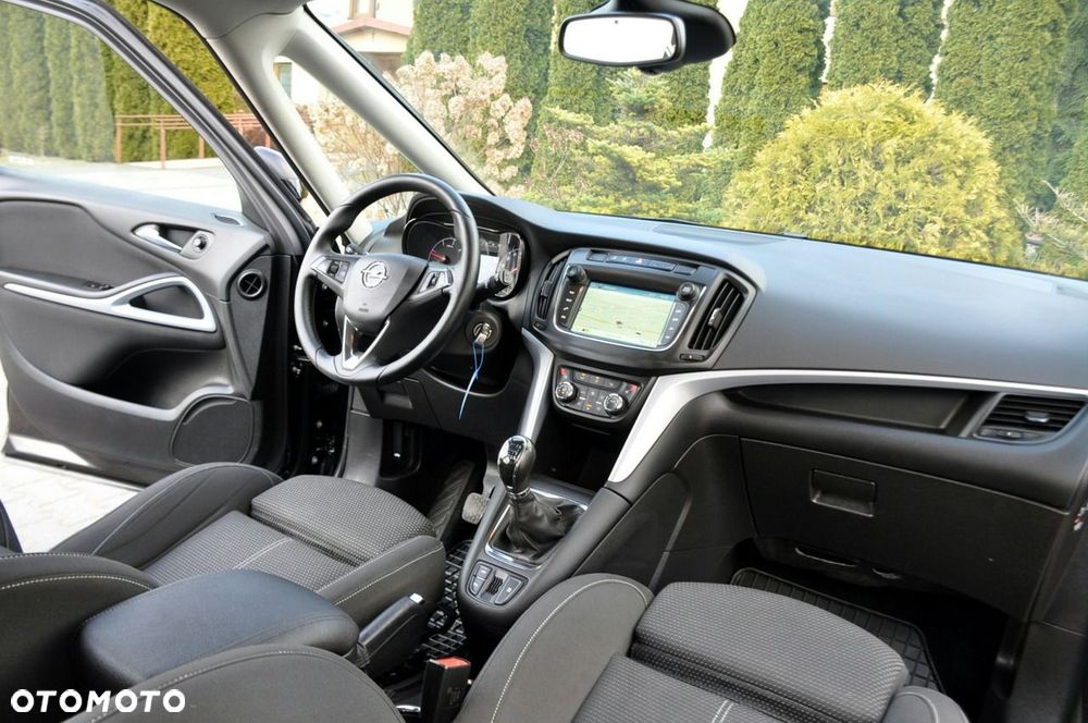 Opel Zafira - 25