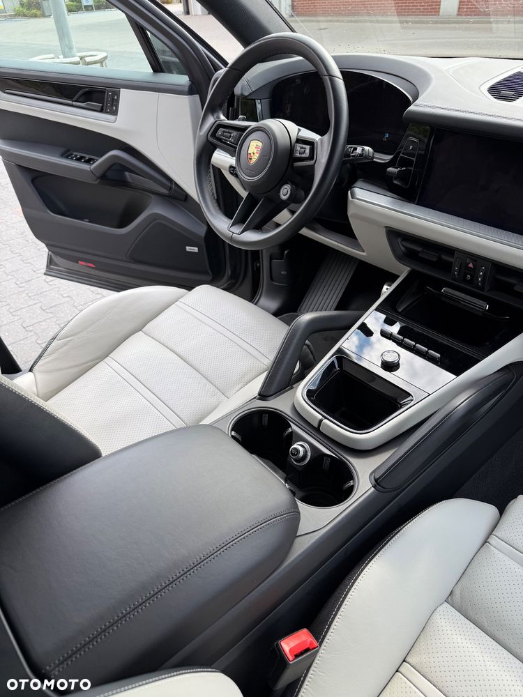 Porsche Cayenne - 21