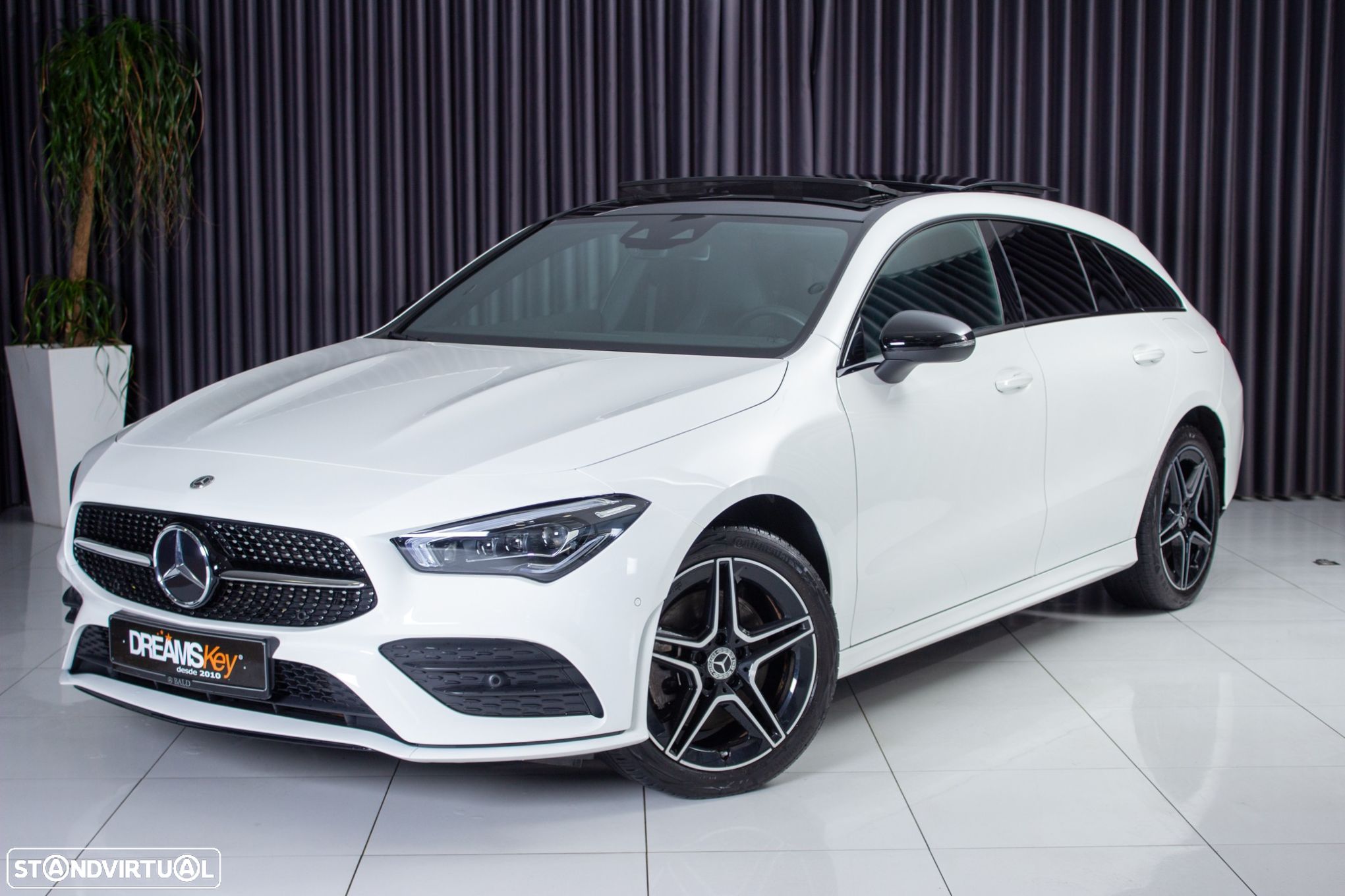 Mercedes-Benz CLA 250 e Shooting Brake AMG Line - 1