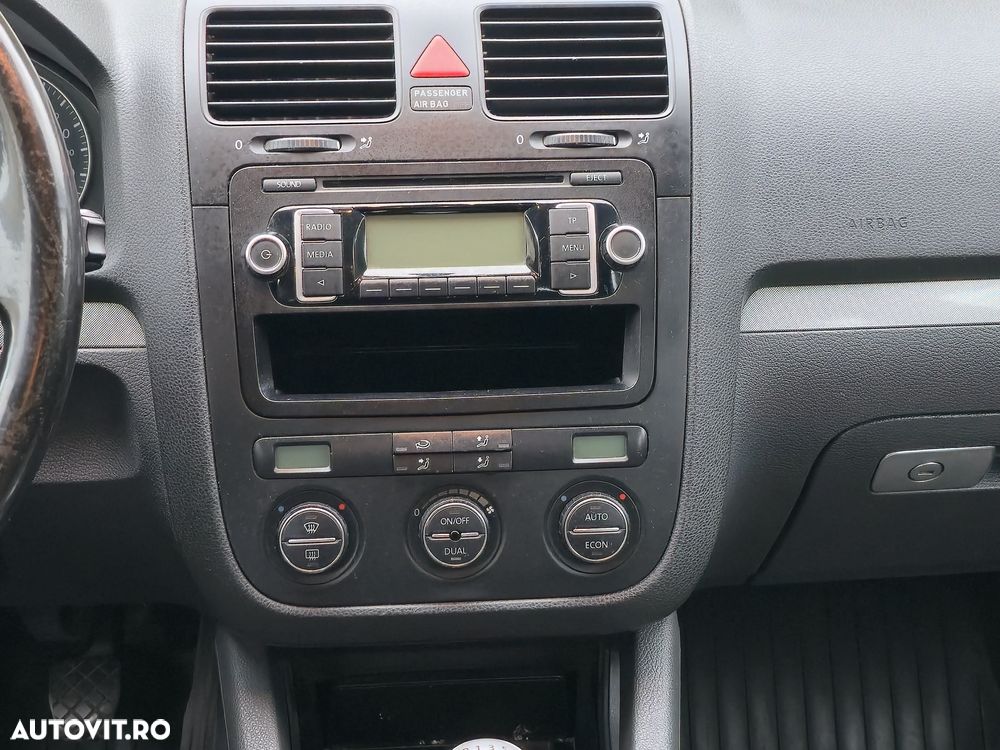 Volkswagen Golf 1.9 TDI Comfortline DPF - 8