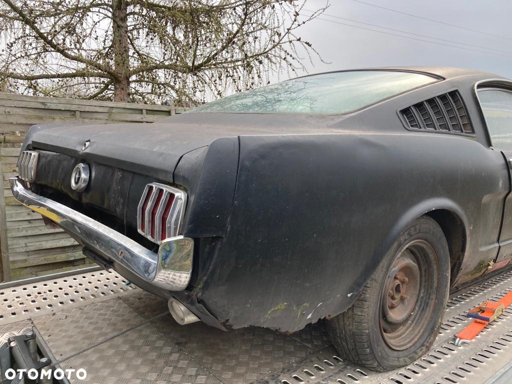 Ford Mustang - 3