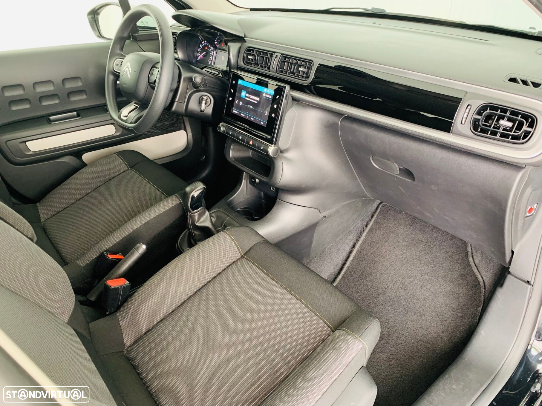 Citroën C3 1.2 PureTech Shine - 35