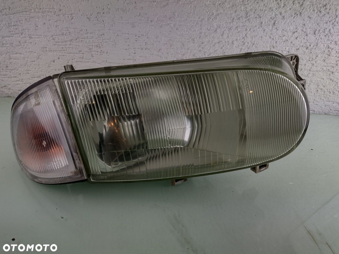 Lampa prawy przód Nissan Serena kierunkowskazy Europa wysyłka OLX - 1
