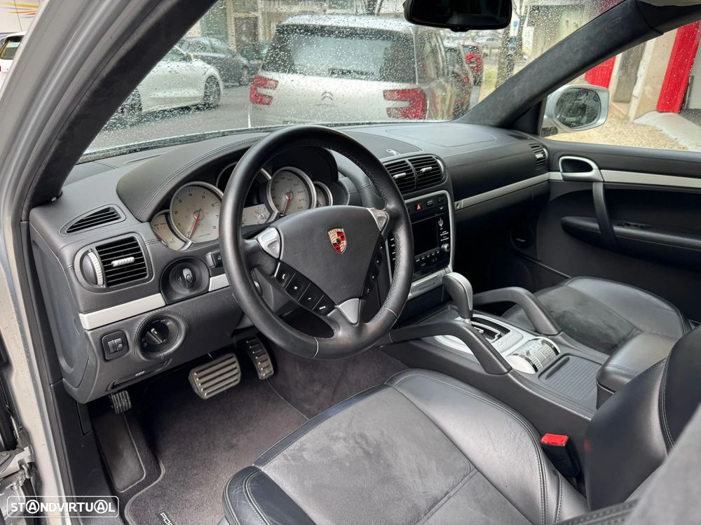 Porsche Cayenne Turbo S - 3