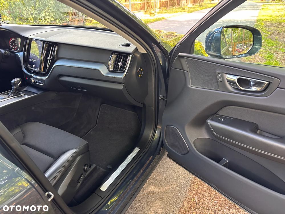 Volvo XC 60 D4 AWD Momentum - 17